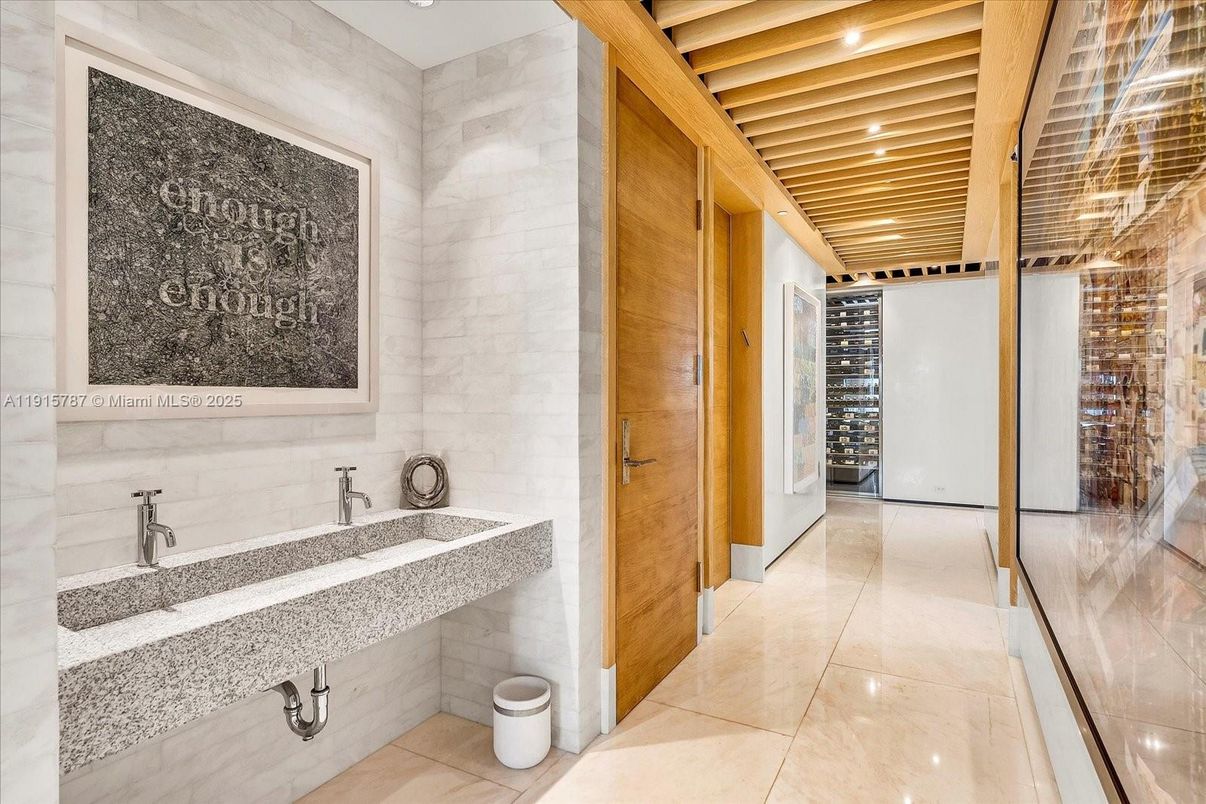 Bathroom, Interior, Recessed Lighting