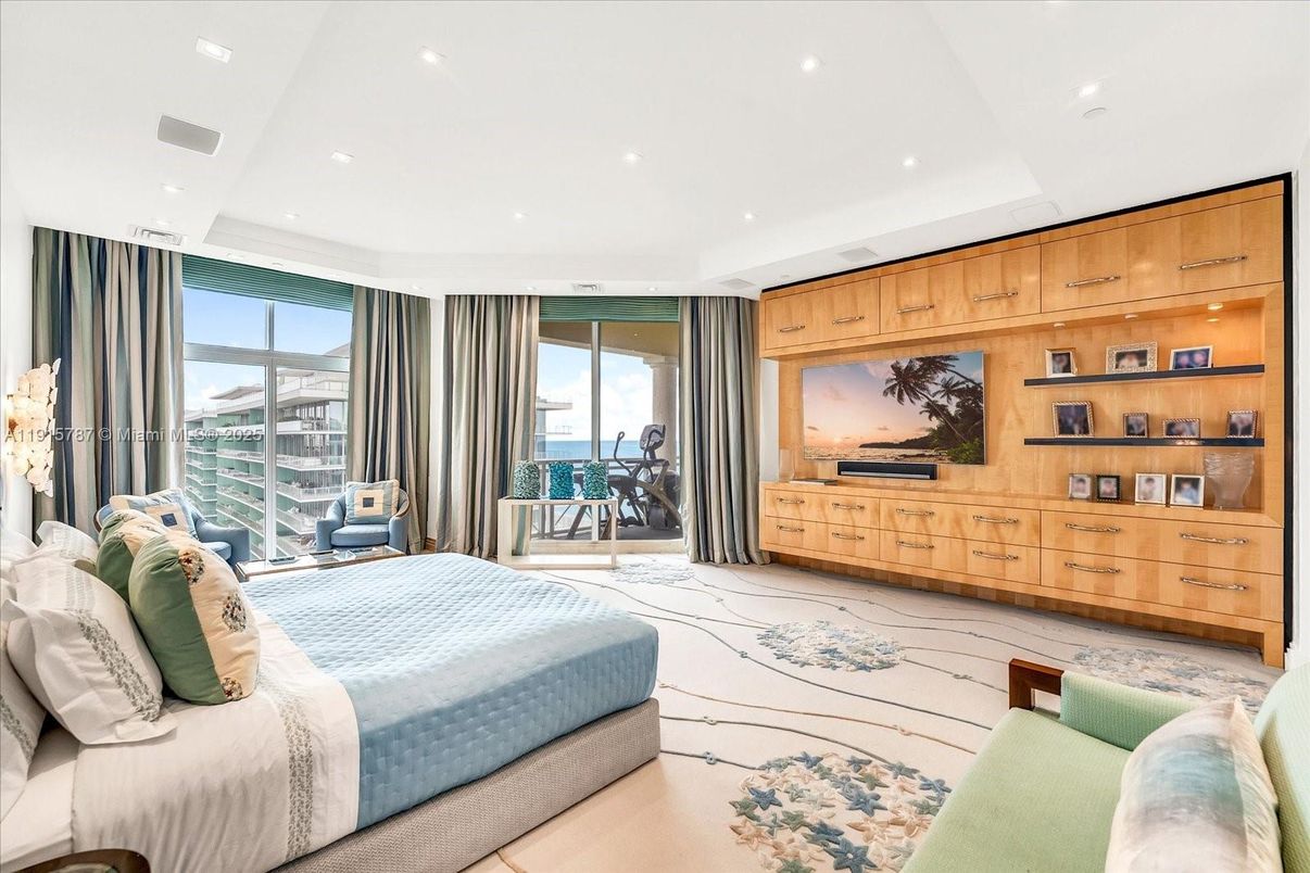 Bedroom, Interior, Recessed Lighting, Water