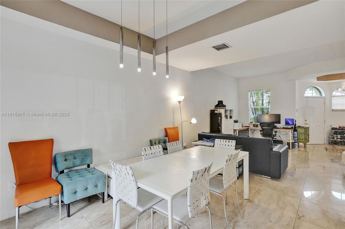 Dining room, Interior, Living room, Pendant Lights