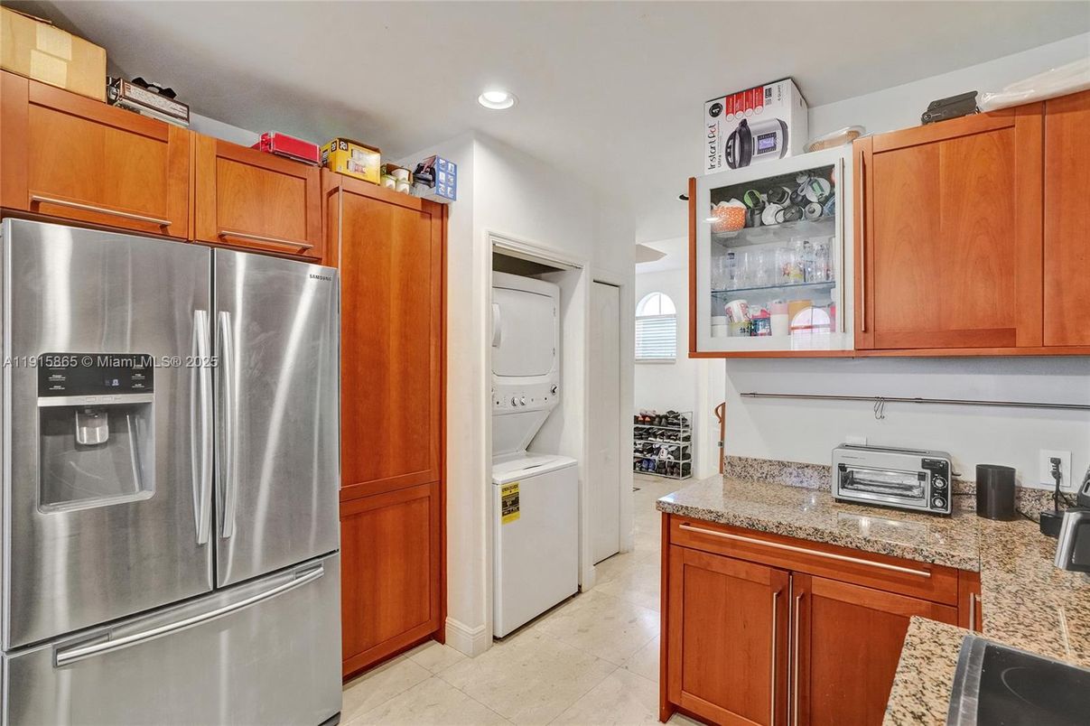 Interior, Kitchen, Recessed Lighting, Washer