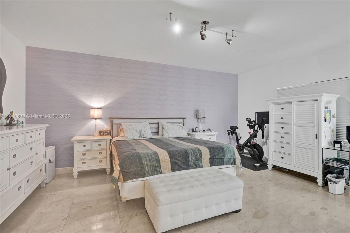 Bedroom, Fitness Equipment, Interior