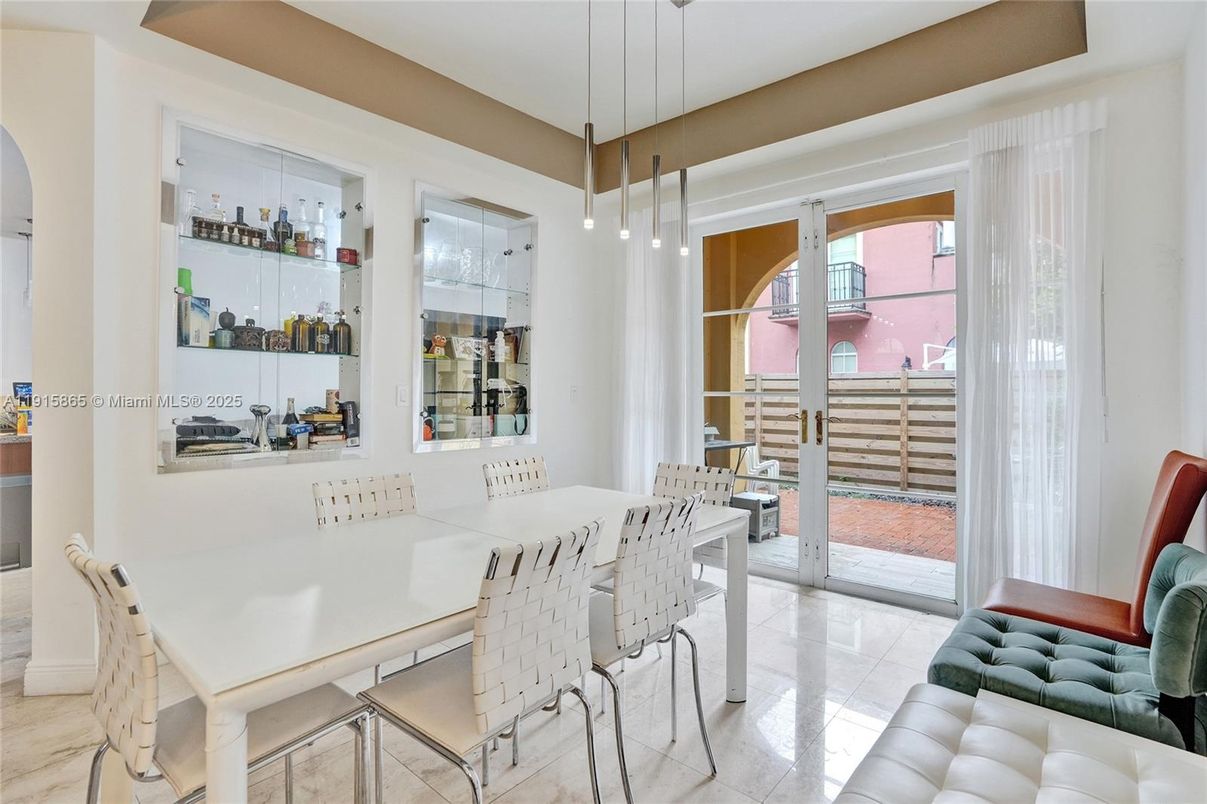 Dining room, Interior, Pendant Lights