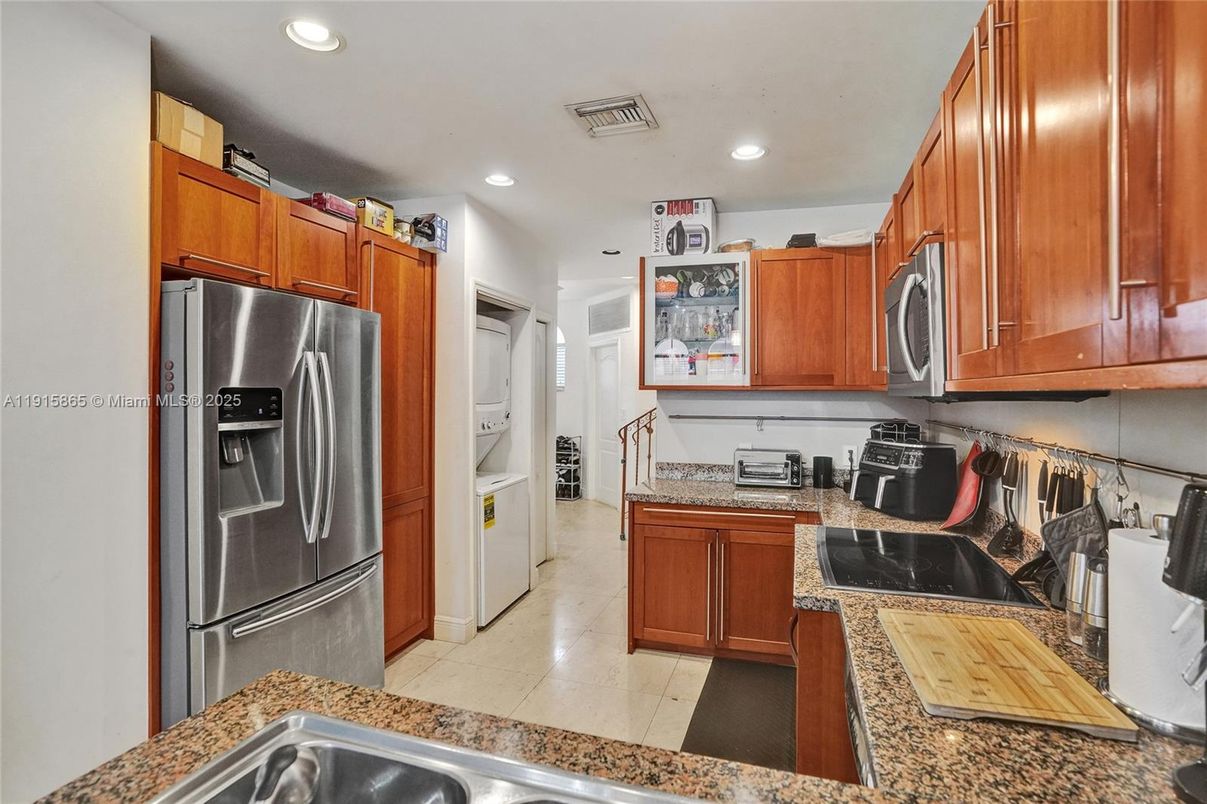 Interior, Kitchen, Recessed Lighting, Washer