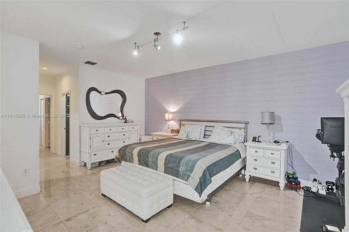 Bedroom, Interior, Recessed Lighting