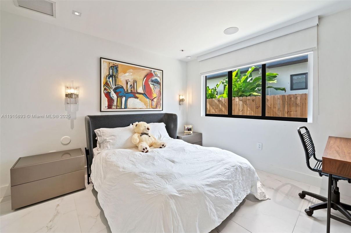 Bedroom, Interior, Marble, Recessed Lighting