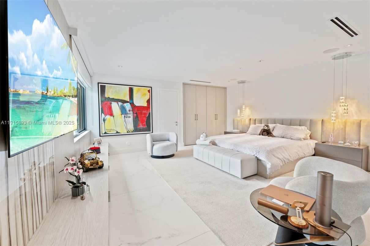 Bedroom, Interior, Marble, Pendant Lights, Recessed Lighting, Water