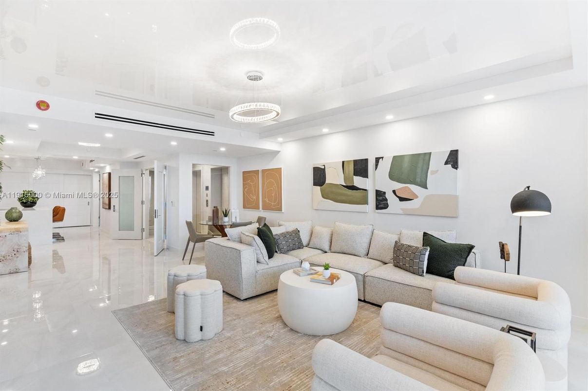 Interior, Living room, Pendant Lights, Recessed Lighting