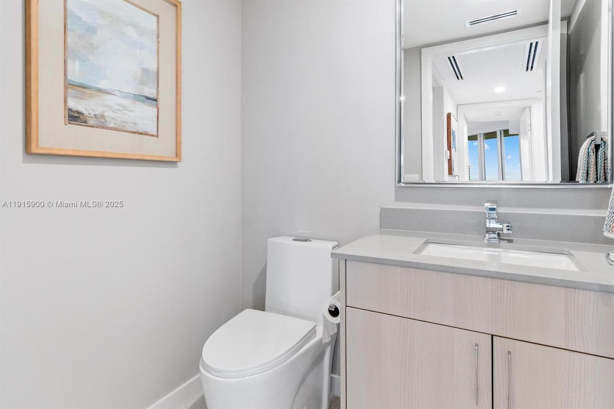 Bathroom, Interior, Recessed Lighting