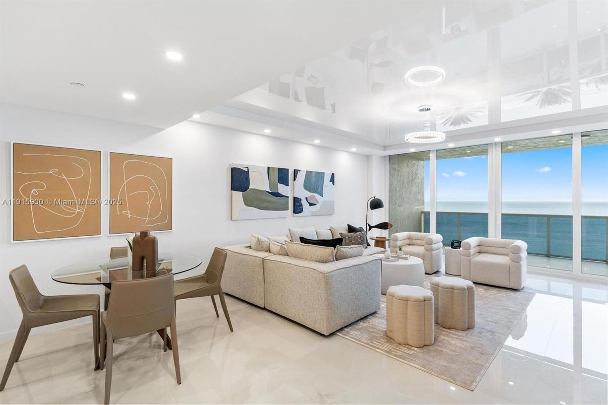 Dining room, Interior, Living room, Recessed Lighting, Water