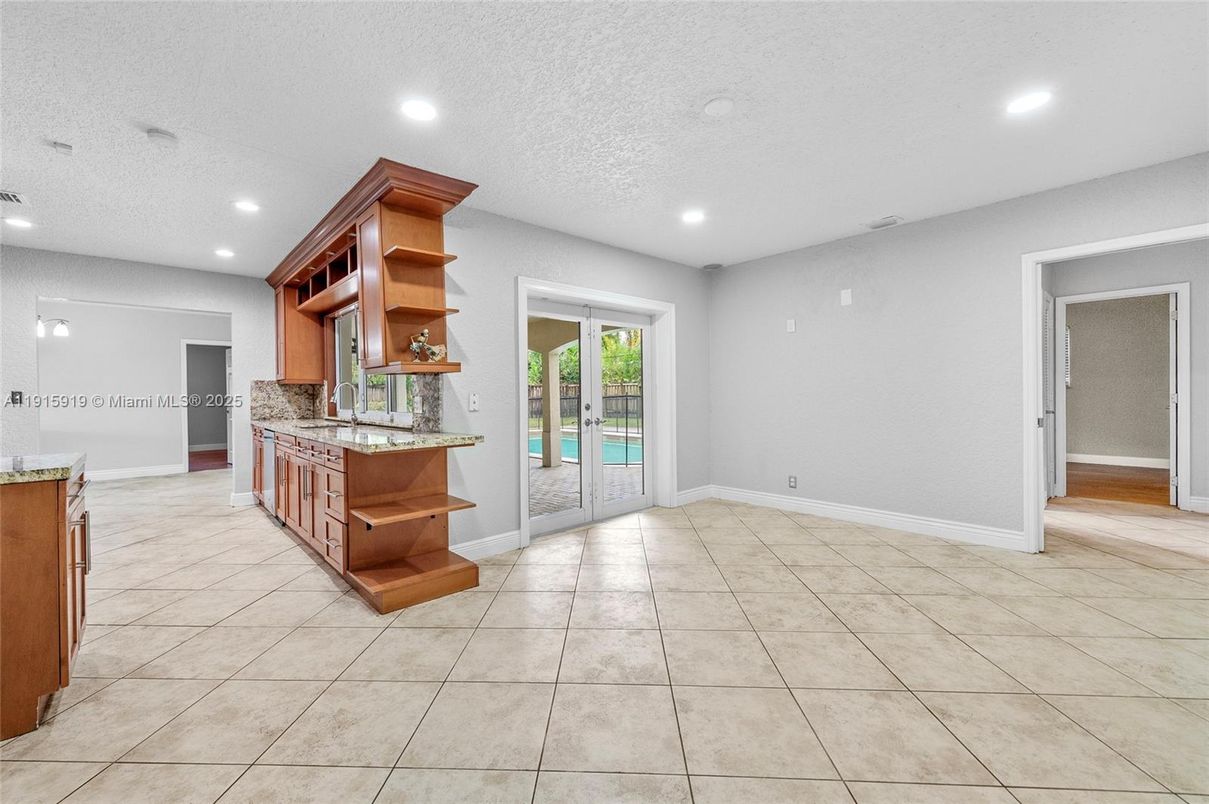 Empty room, Interior, Kitchen, Recessed Lighting