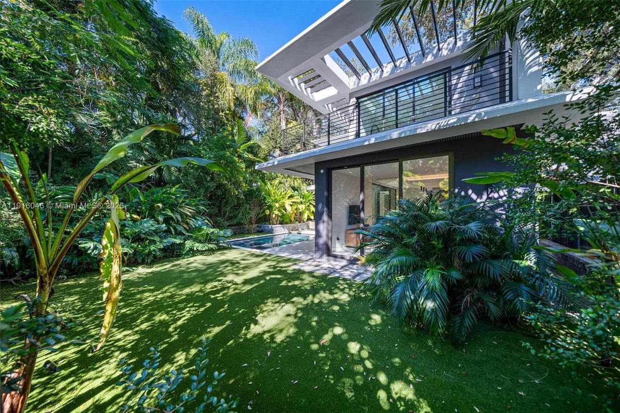 Backyard, Exterior, Pool