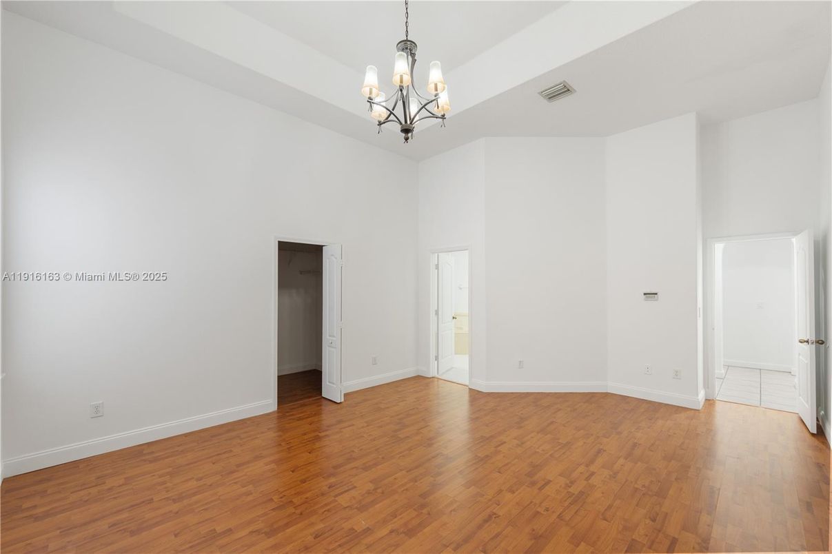 Chandelier, Empty room, Interior, Wood Texture Flooring
