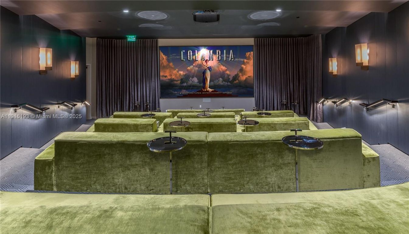 Interior, Projection Screen, Recessed Lighting, Theatre Room