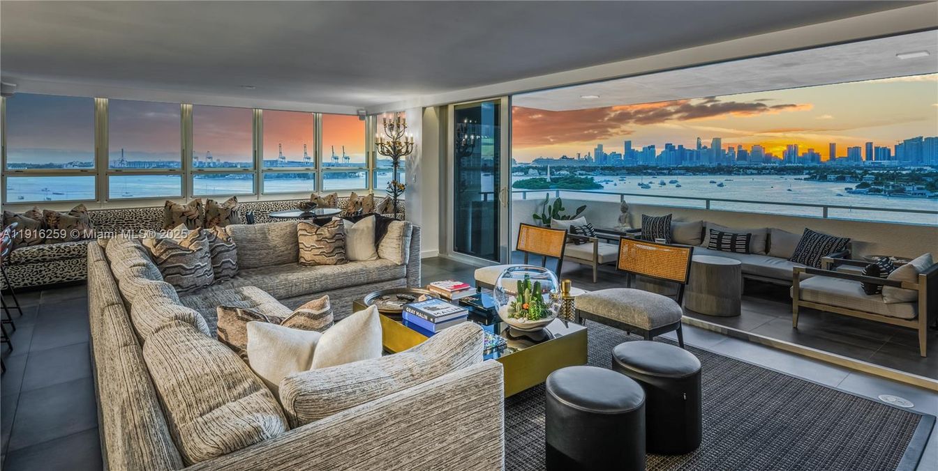 Dining room, Interior, Living room, Water