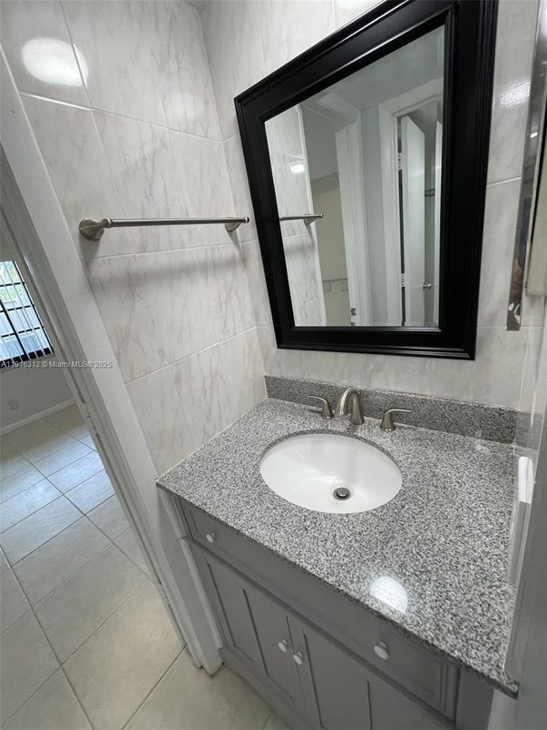 Bathroom, Interior, Marble Walls
