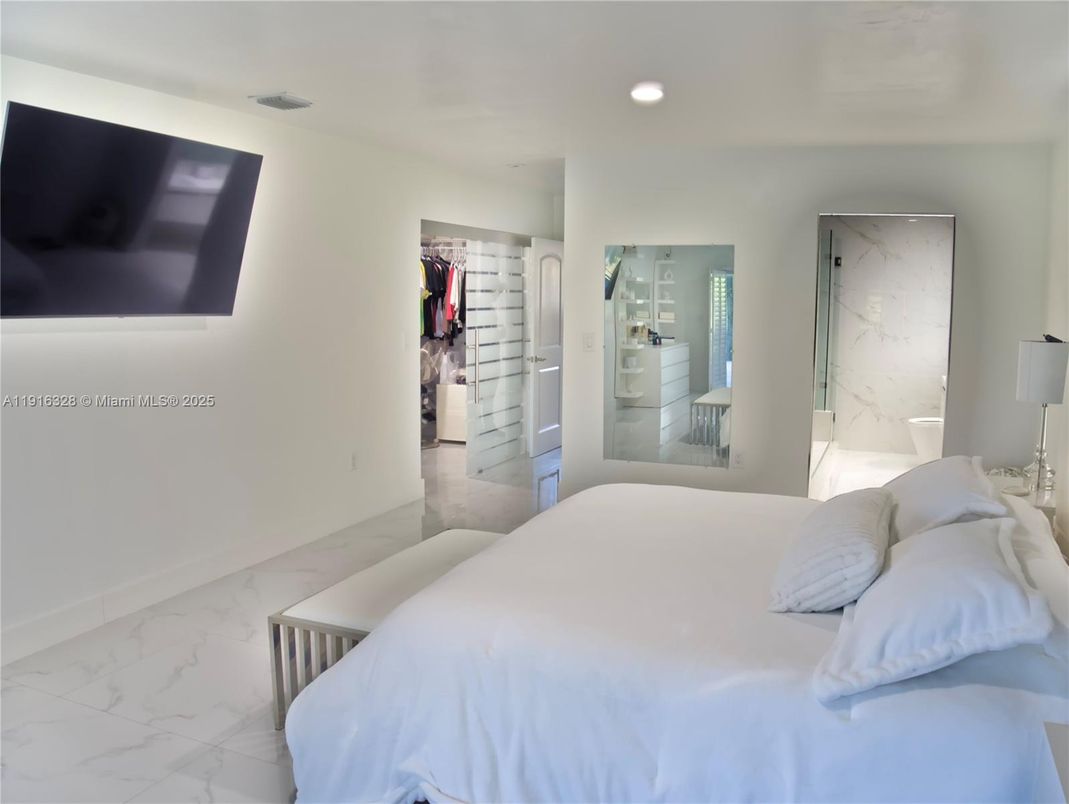 Bedroom, Interior, Marble, Marble Walls, Recessed Lighting