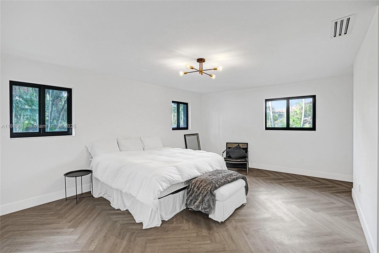 Bedroom, Interior, Pendant Lights, Wood Texture Flooring