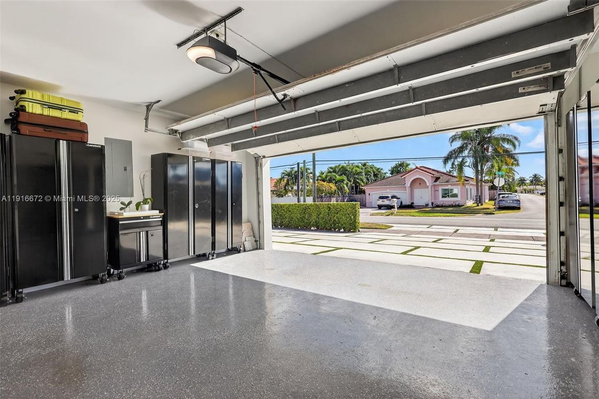 Exterior, Garage, Interior