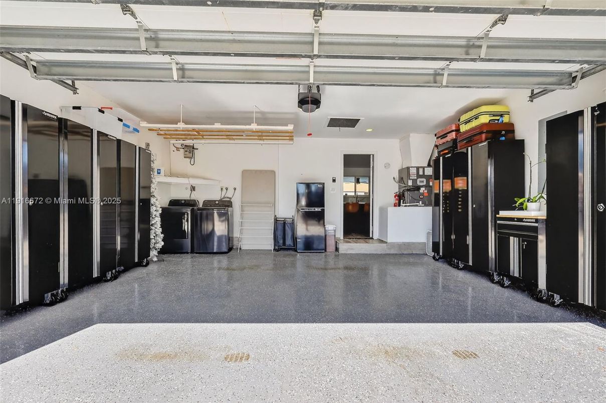 Garage, Interior, Washer