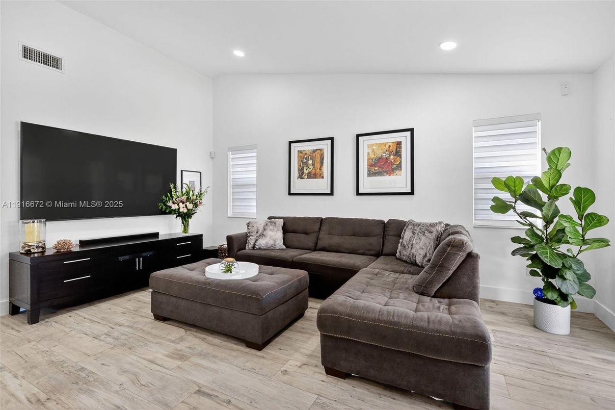 Interior, Living room, Recessed Lighting, Wood Texture Flooring