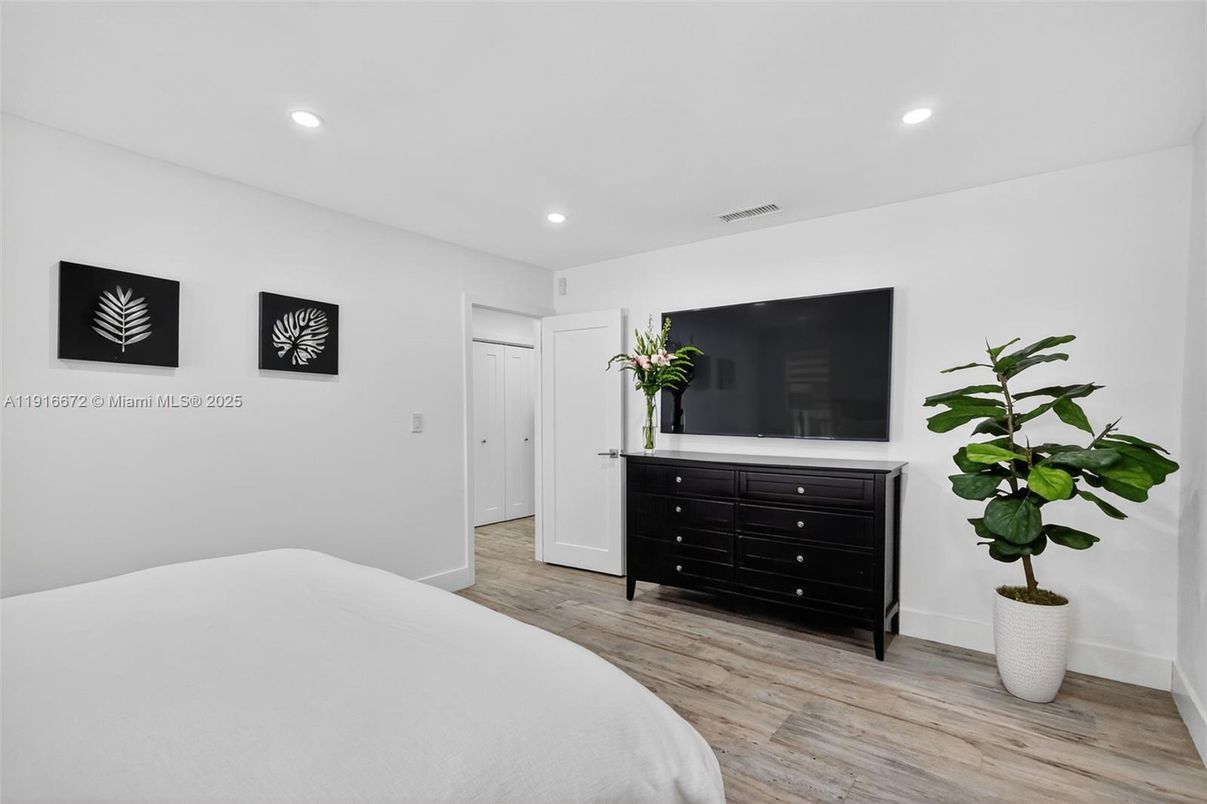 Bedroom, Interior, Recessed Lighting, Wood Texture Flooring