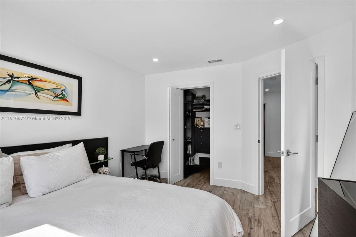 Bedroom, Home Office, Interior, Recessed Lighting, Wood Texture Flooring