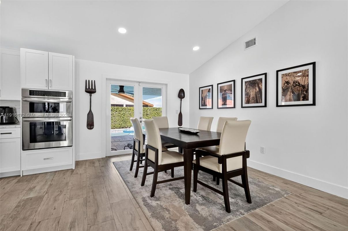 Dining room, Interior, Kitchen, Recessed Lighting, Wood Texture Flooring