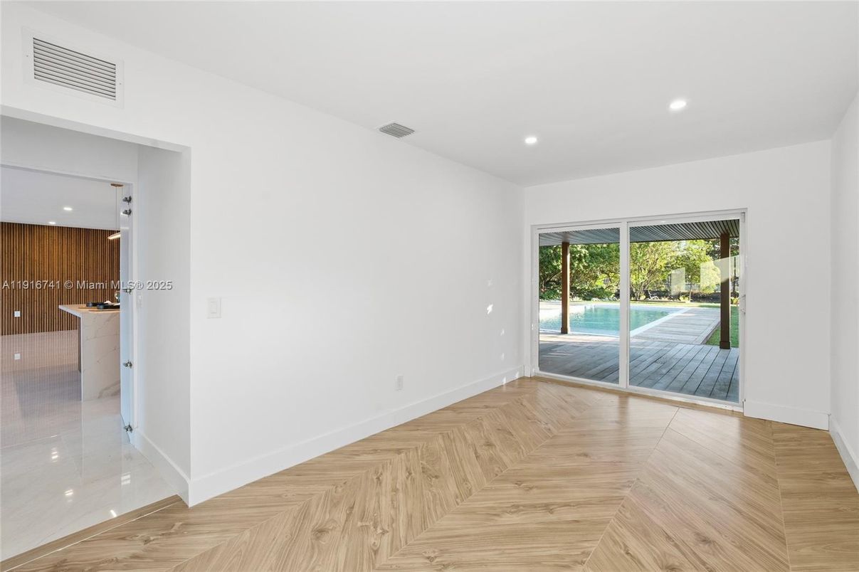 Empty room, Interior, Recessed Lighting, Wood Texture Flooring