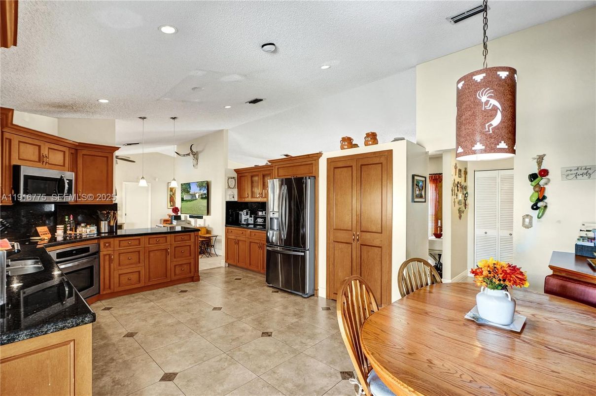 Dining room, Interior, Kitchen, Pendant Lights, Recessed Lighting