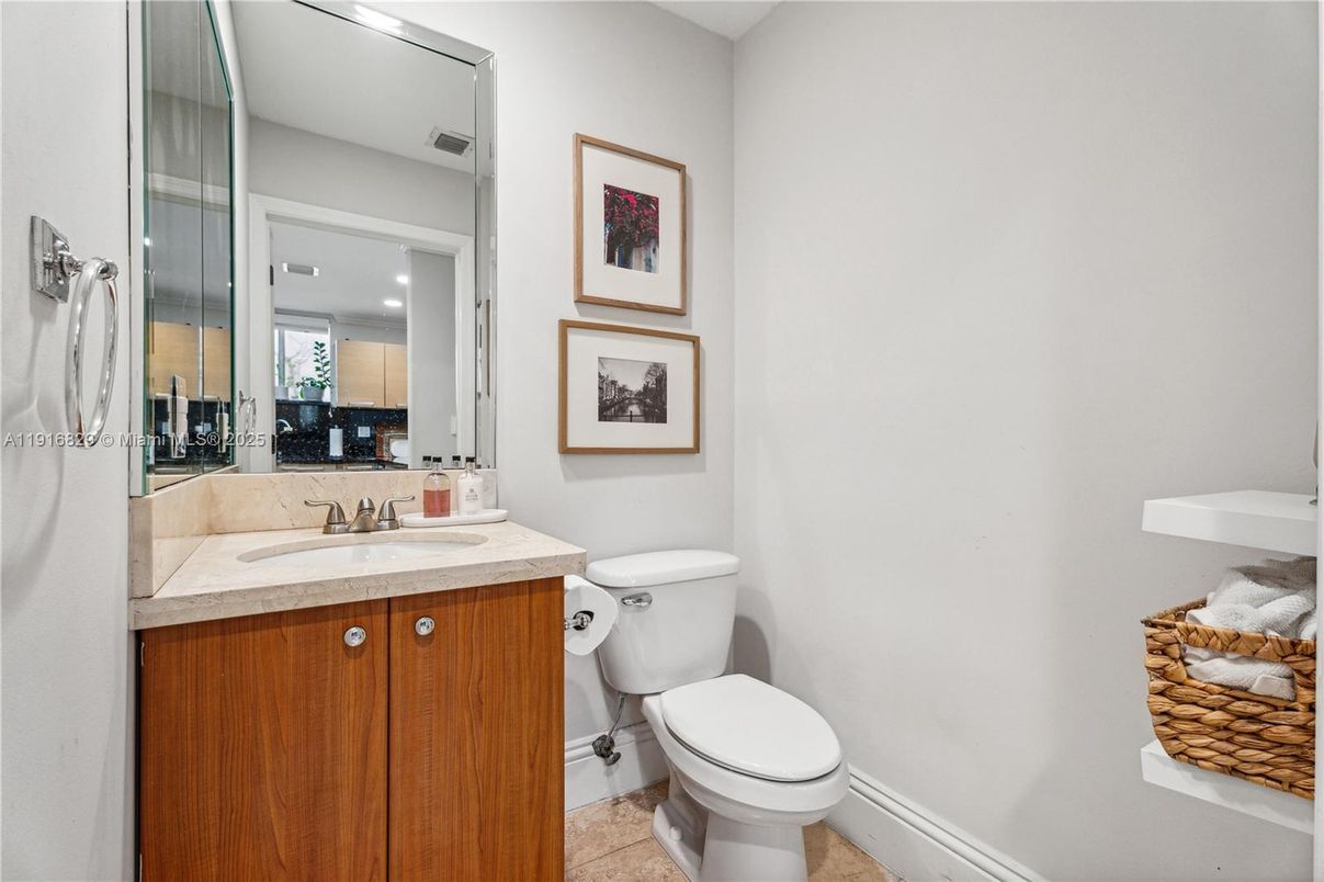 Bathroom, Interior, Recessed Lighting