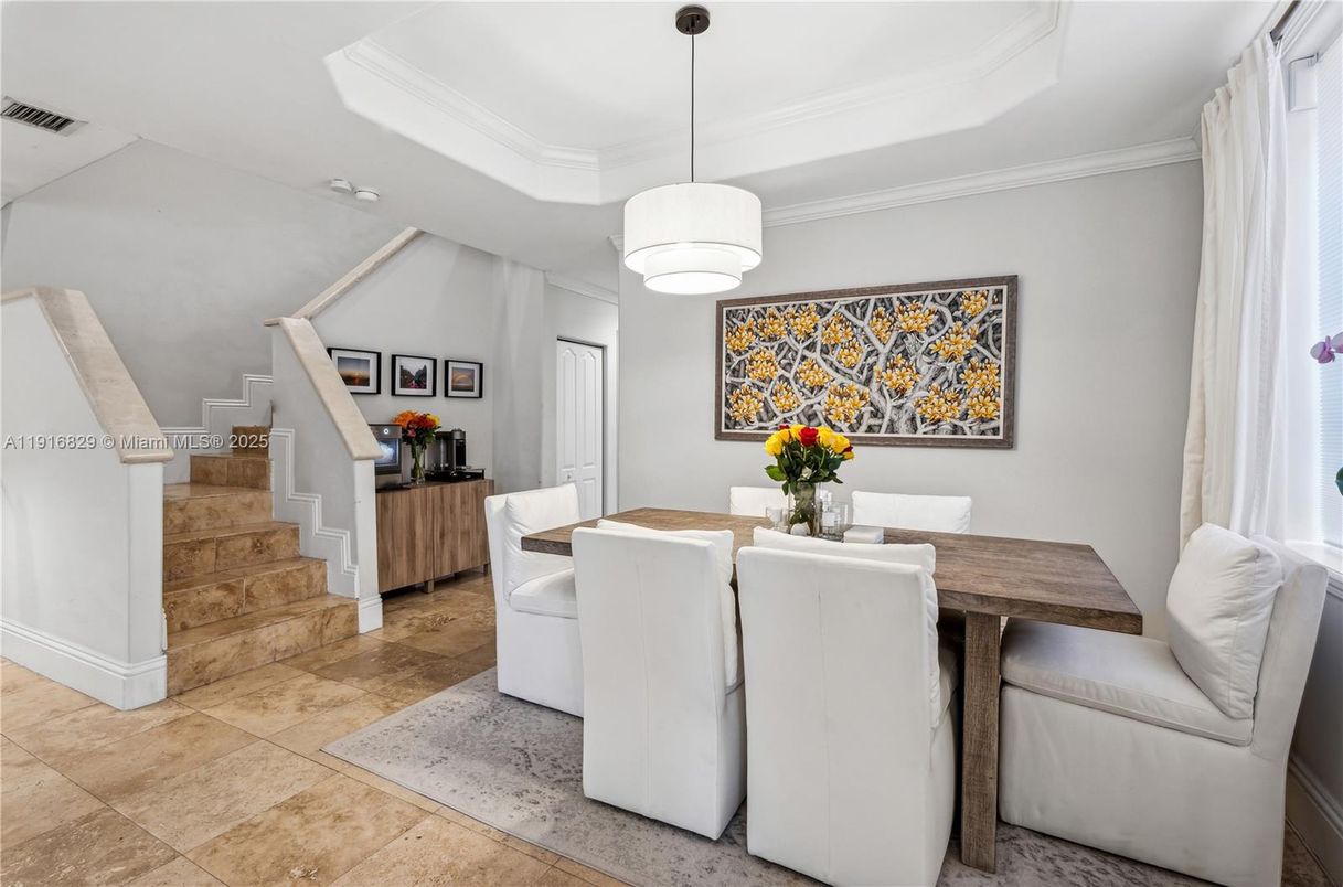 Dining room, Interior, Pendant Lights