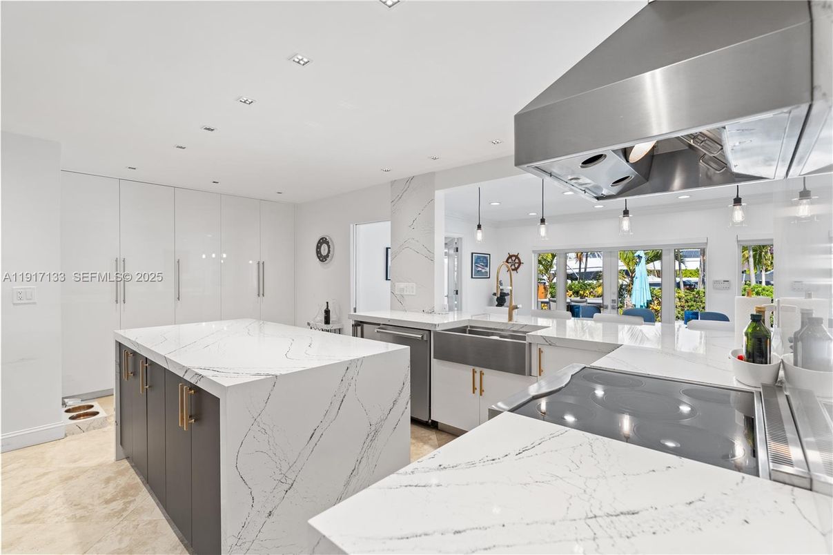 Interior, Kitchen, Pendant Lights, Recessed Lighting, Stainless Steel Appliances