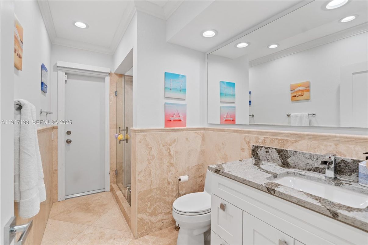 Bathroom, Interior, Recessed Lighting