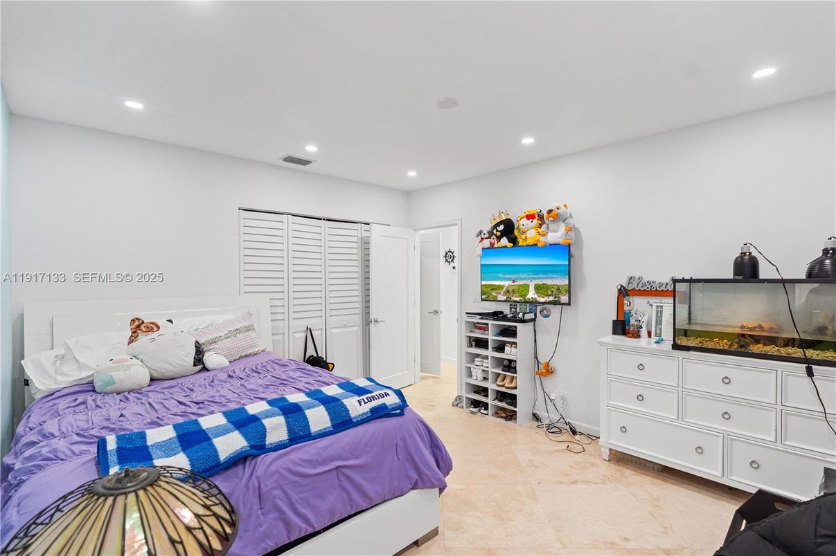Bedroom, Interior, Recessed Lighting