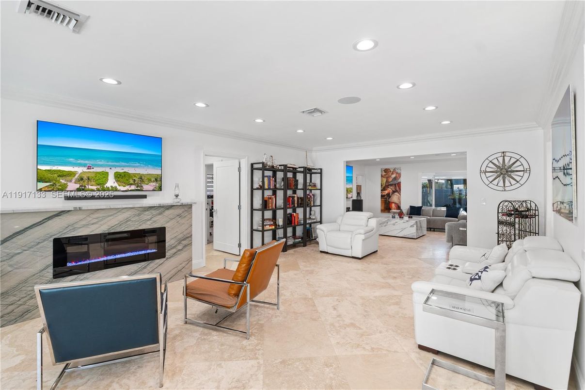 Fireplace, Interior, Living room, Recessed Lighting