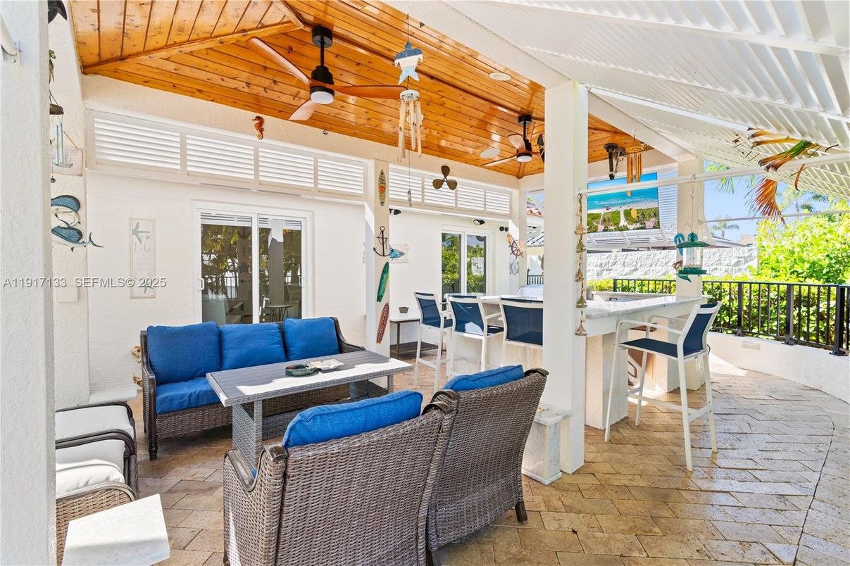 Exterior, Outdoor Kitchen