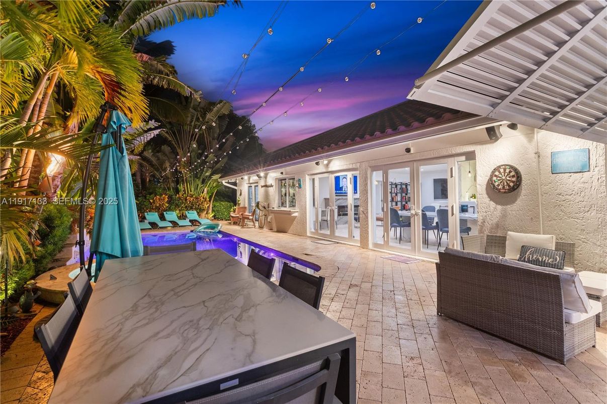 Exterior, Outdoor Kitchen