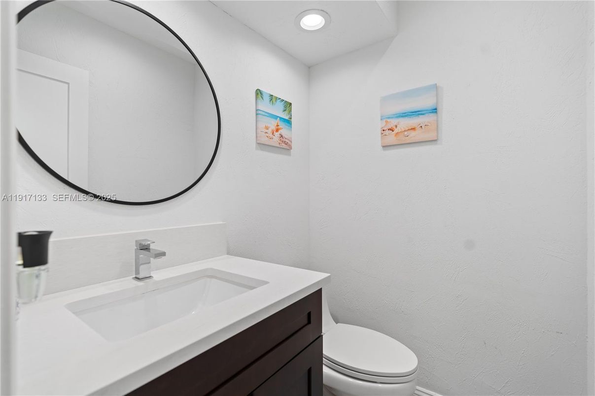 Bathroom, Interior, Recessed Lighting