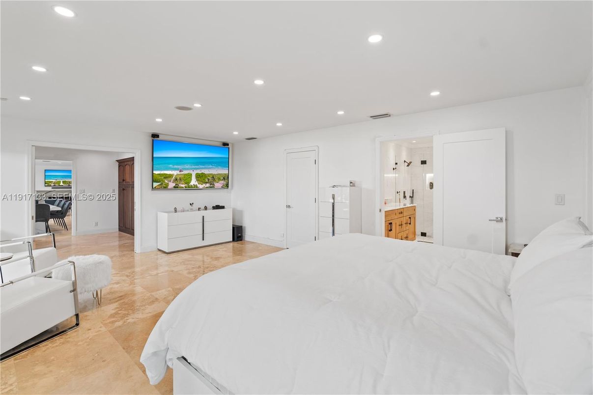 Bedroom, Interior, Recessed Lighting