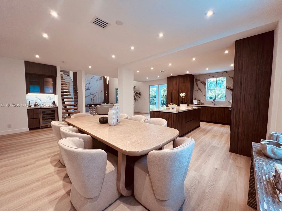 Dining room, Interior, Kitchen, Marble Walls, Recessed Lighting, Wood Texture Flooring