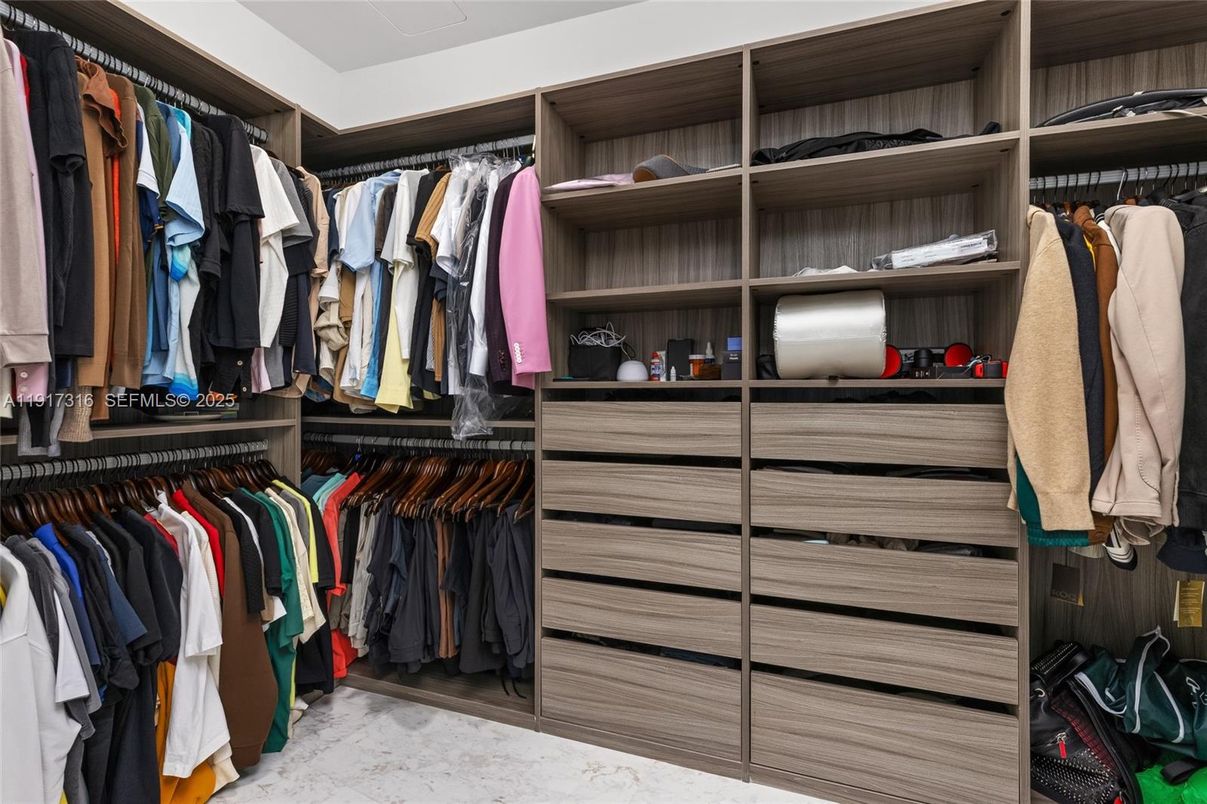 Interior, Walk-in Closets