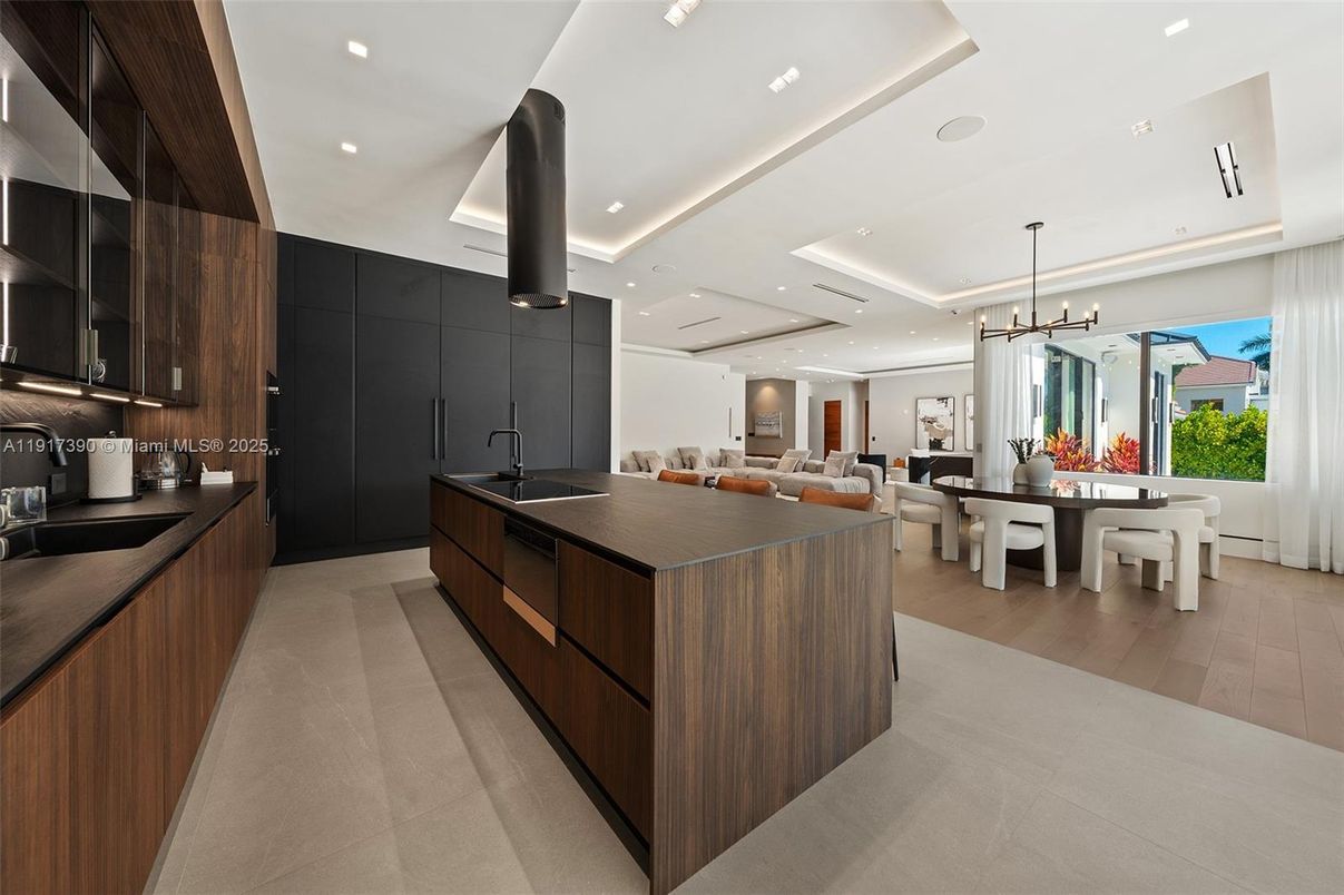 Dining room, Interior, Kitchen, Living room, Pendant Lights, Recessed Lighting, Wood Texture Flooring