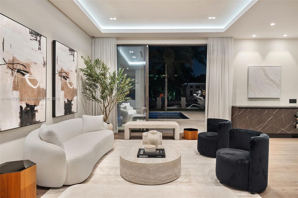 Interior, Living room, Recessed Lighting, Wood Texture Flooring