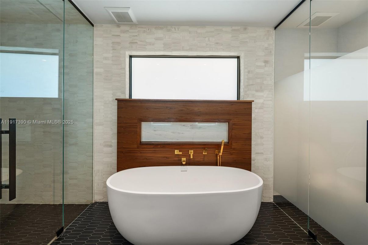 Bathroom, Free Standing Baths, Glass Shower, Interior