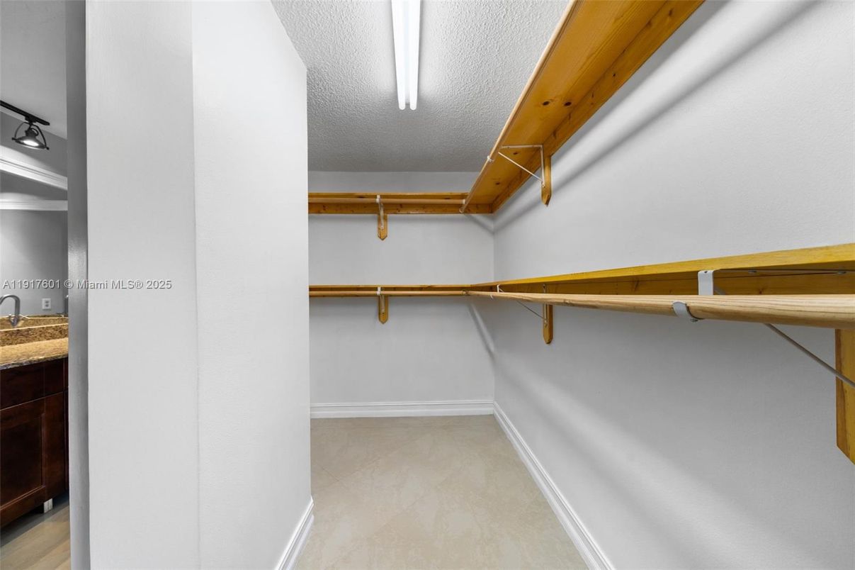 Interior, Walk-in Closets