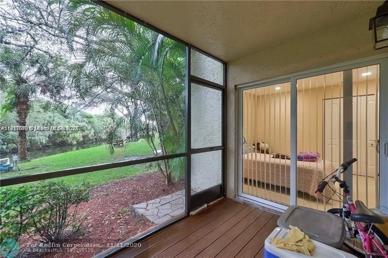 Interior, Sun Room, Wood Texture Flooring