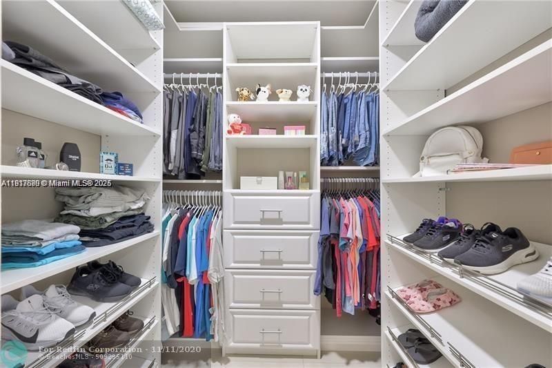Interior, Walk-in Closets