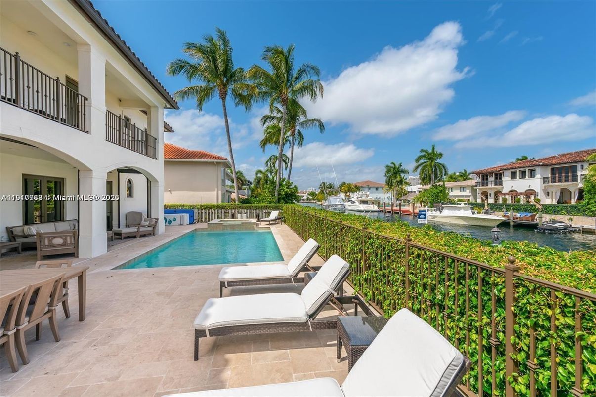 Exterior, Pool, Water