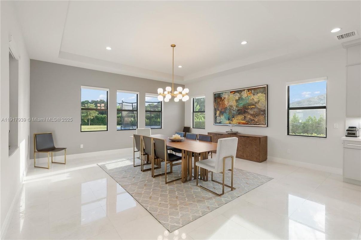 Dining room, Interior, Pendant Lights, Recessed Lighting
