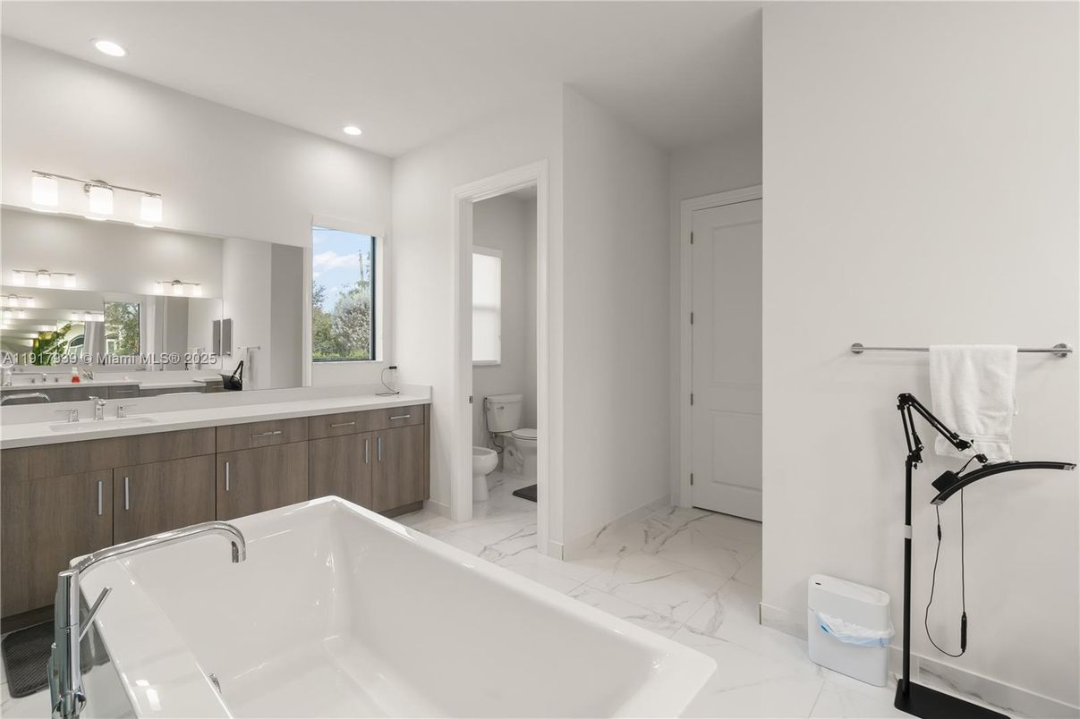 Bathroom, Dual Sink Vanities, Free Standing Baths, Interior, Marble, Recessed Lighting